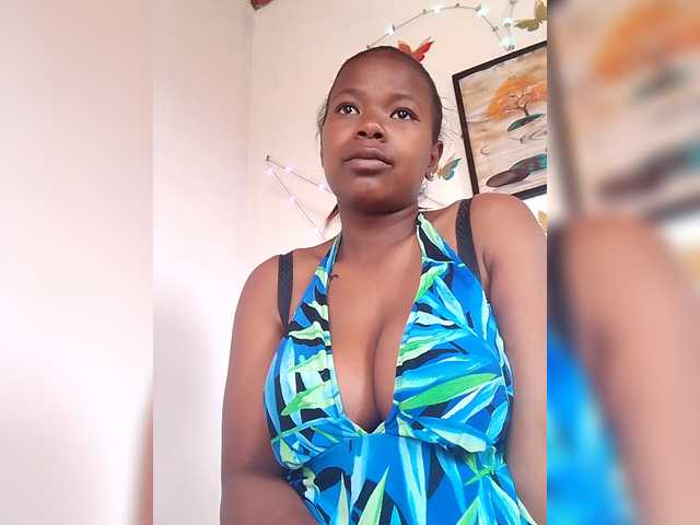 Sayrahsexy live cam on BongaCams