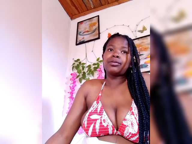 Sayrahsexy live cam on BongaCams