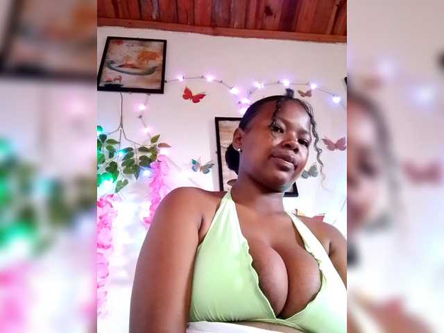 Sayrahsexy live cam on BongaCams