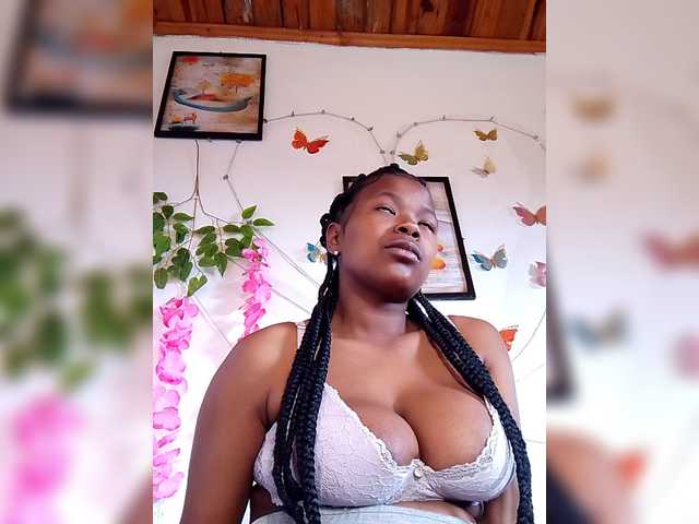 Sayrahsexy live cam on BongaCams