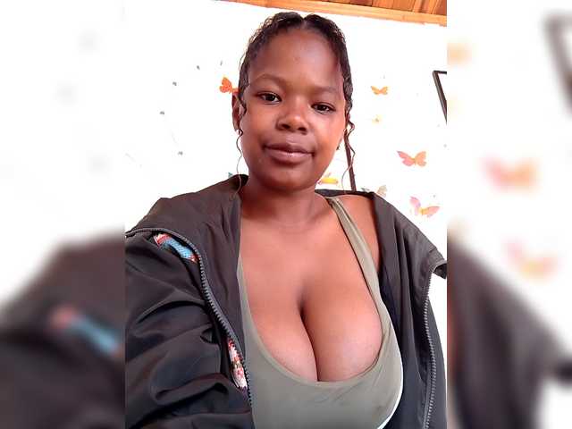 Sayrahsexy live cam on BongaCams