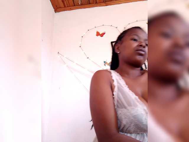 Sayrahsexy live cam on BongaCams