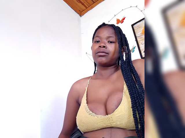 Sayrahsexy live cam on BongaCams
