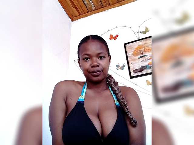 Sayrahsexy live cam on BongaCams