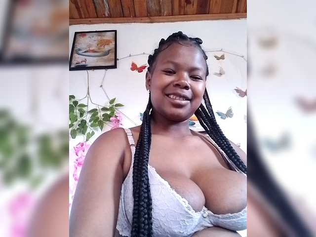Sayrahsexy live cam on BongaCams