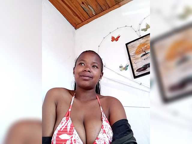 Sayrahsexy live cam on BongaCams