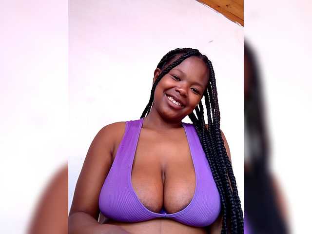 Sayrahsexy live cam on BongaCams