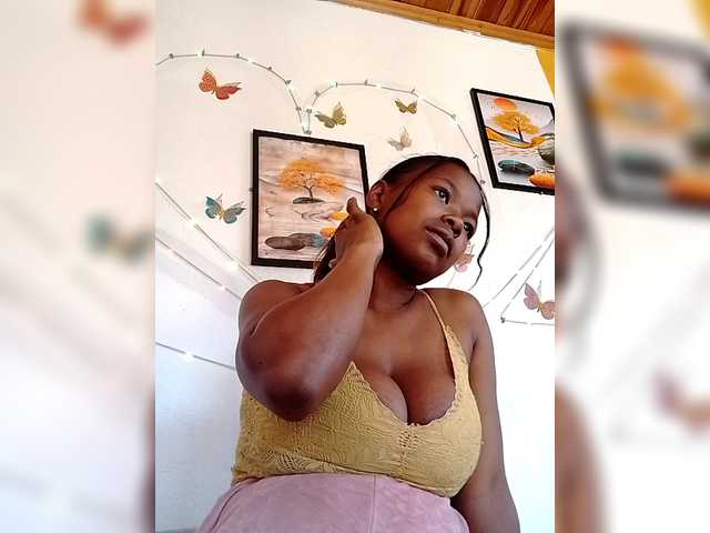 Sayrahsexy live cam on BongaCams