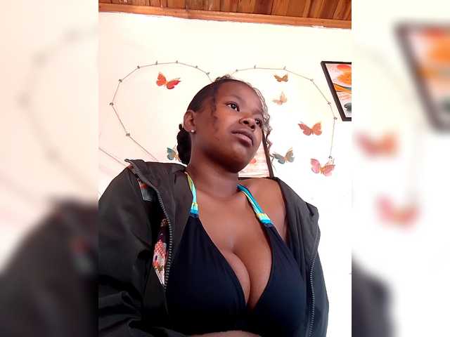 Sayrahsexy live cam on BongaCams