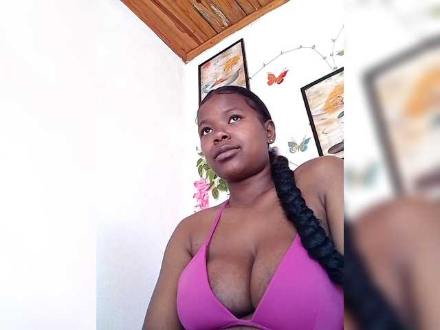 Sayrahsexy live cam on BongaCams