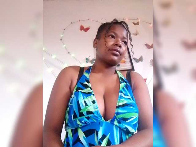 Sayrahsexy live cam on BongaCams
