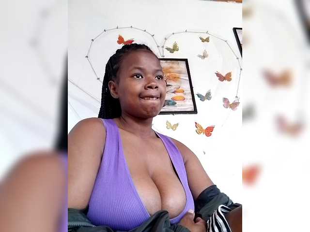 Sayrahsexy live cam on BongaCams