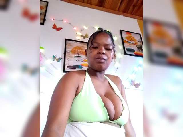 Sayrahsexy live cam on BongaCams