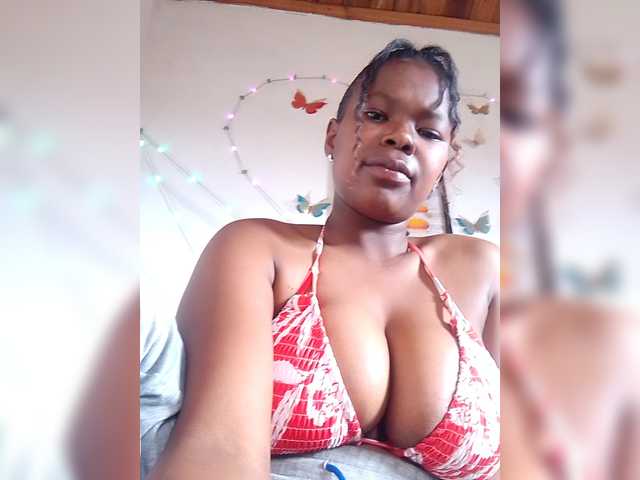 Sayrahsexy live cam on BongaCams