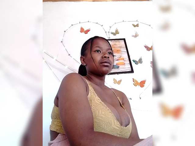 Sayrahsexy live cam on BongaCams