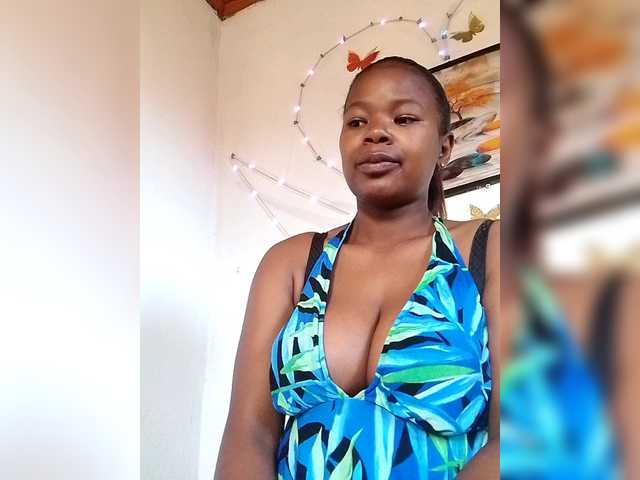 Sayrahsexy live cam on BongaCams