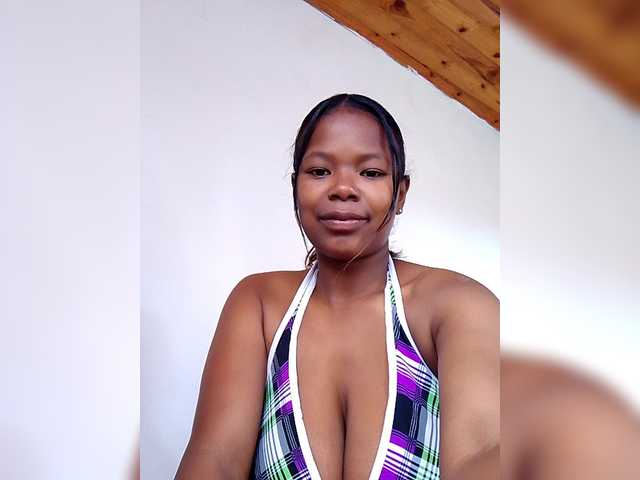 Sayrahsexy live cam on BongaCams