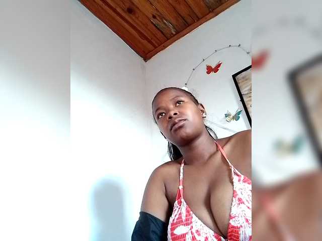 Sayrahsexy live cam on BongaCams