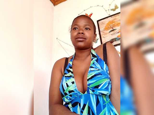 Sayrahsexy live cam on BongaCams