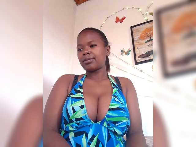 Sayrahsexy live cam on BongaCams