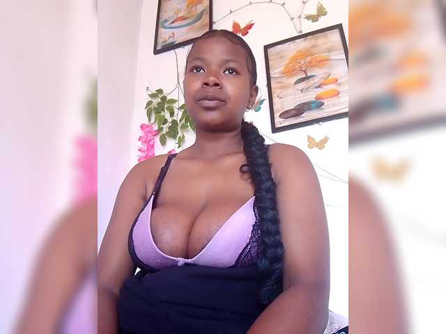 Sayrahsexy live cam on BongaCams