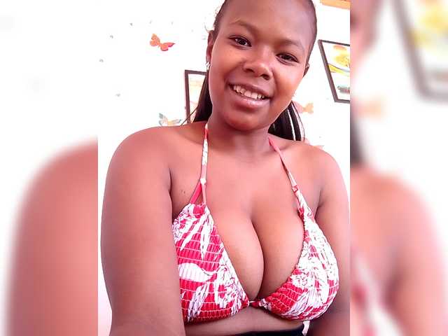Sayrahsexy live cam on BongaCams