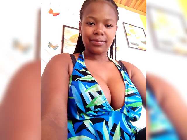 Sayrahsexy live cam on BongaCams