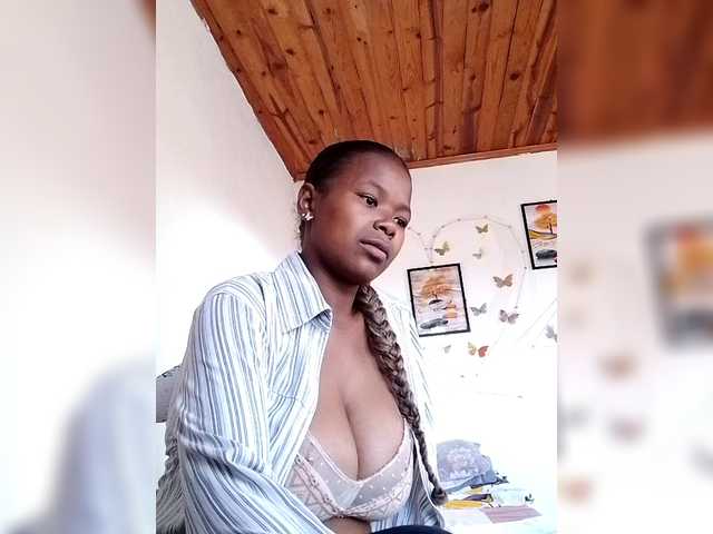Sayrahsexy live cam on BongaCams