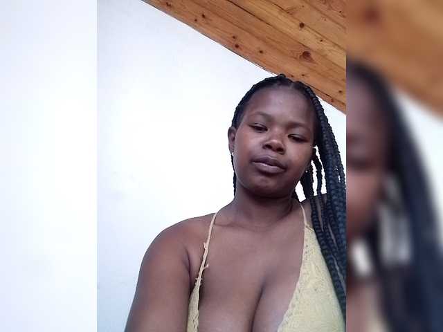 Sayrahsexy live cam on BongaCams