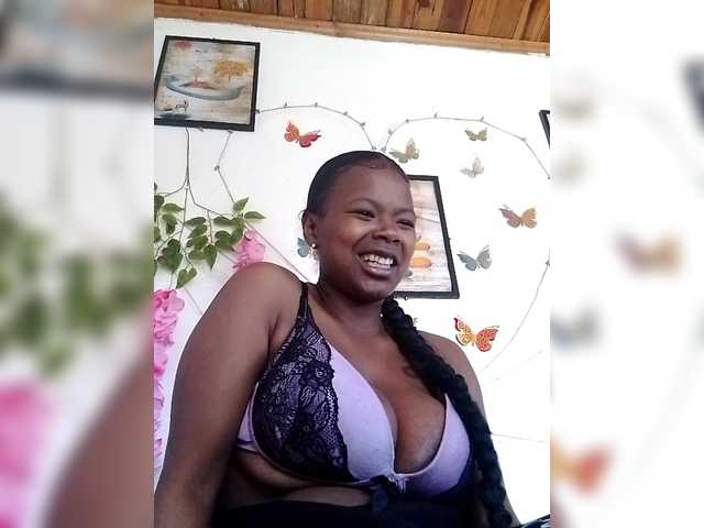 Sayrahsexy live cam on BongaCams