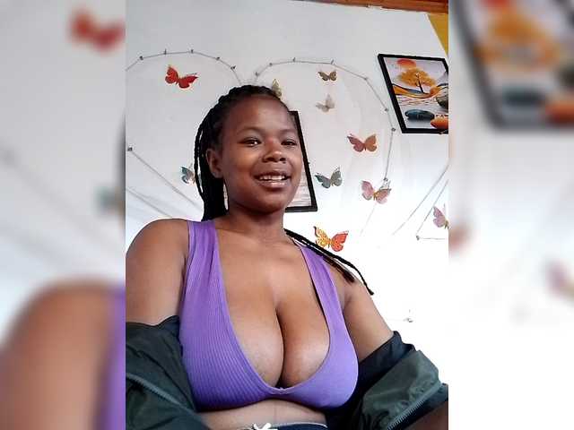 Sayrahsexy live cam on BongaCams