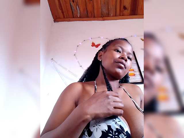 Sayrahsexy live cam on BongaCams