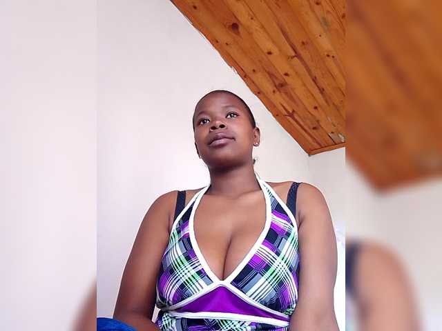 Sayrahsexy live cam on BongaCams