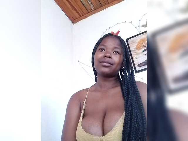Sayrahsexy live cam on BongaCams