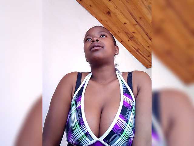 Sayrahsexy live cam on BongaCams