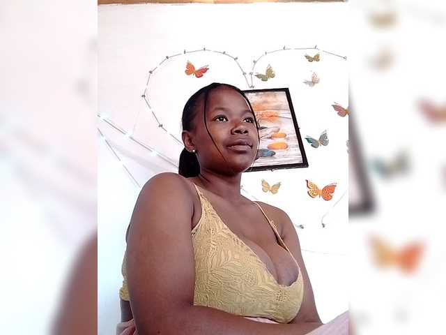 Sayrahsexy live cam on BongaCams