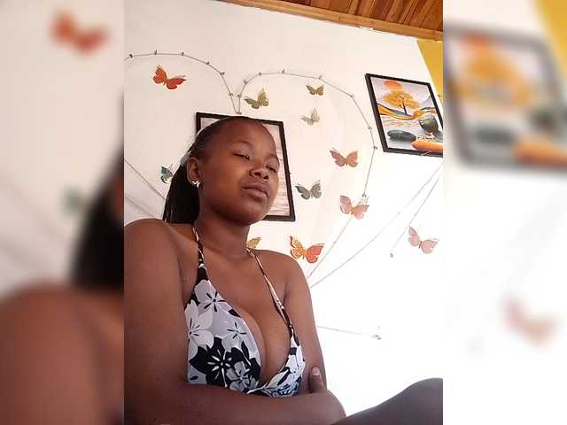 Sayrahsexy live cam on BongaCams
