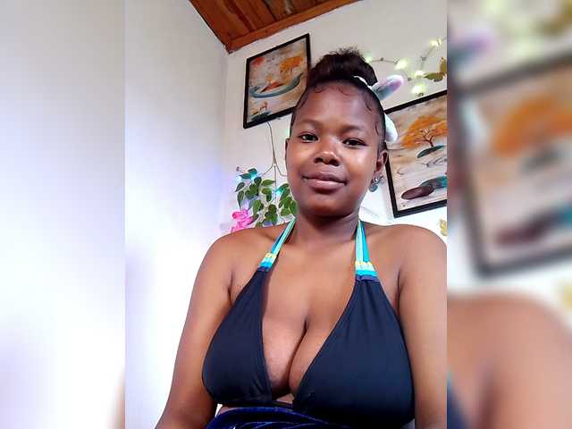 Sayrahsexy live cam on BongaCams