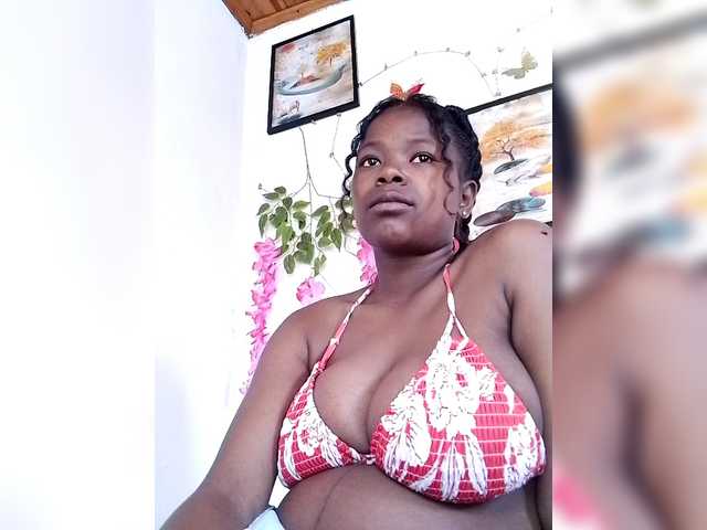 Sayrahsexy live cam on BongaCams