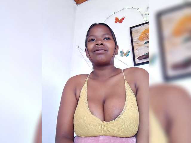 Sayrahsexy live cam on BongaCams
