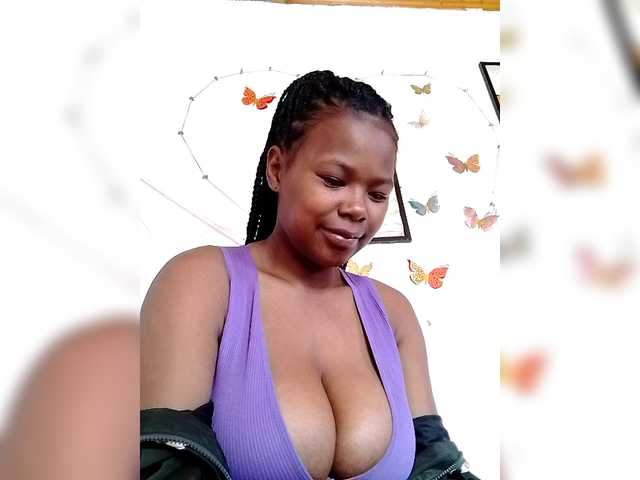 Sayrahsexy live cam on BongaCams