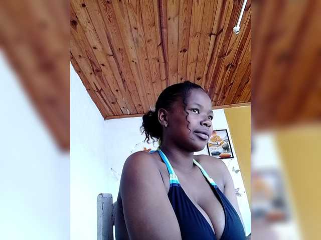 Sayrahsexy live cam on BongaCams