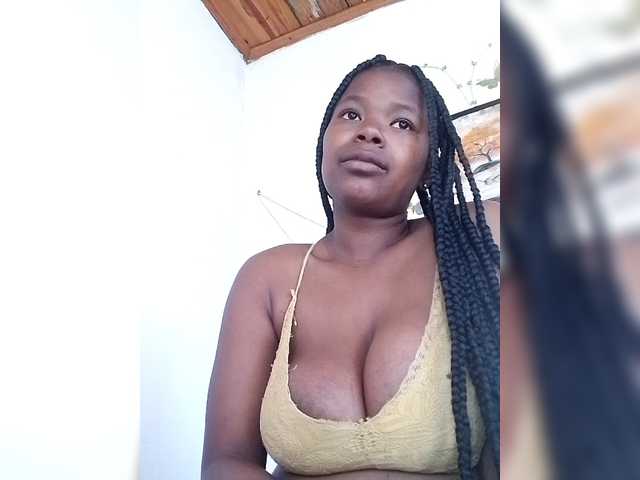 Sayrahsexy live cam on BongaCams