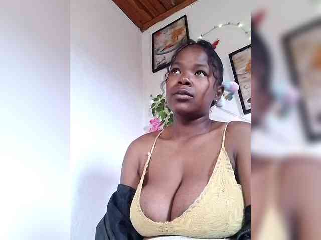 Sayrahsexy webcam
