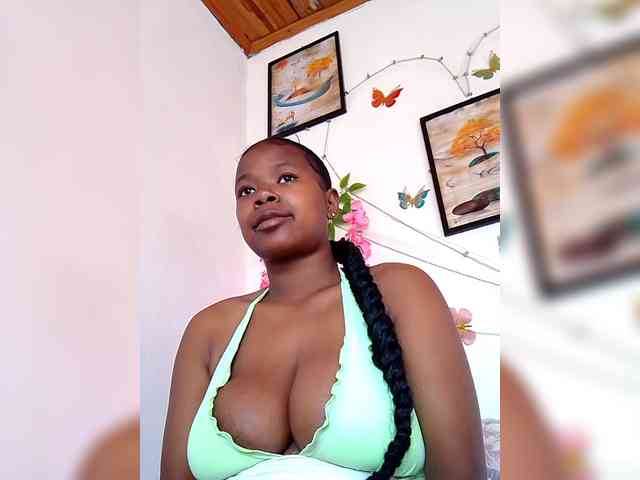 Sayrahsexy webcam