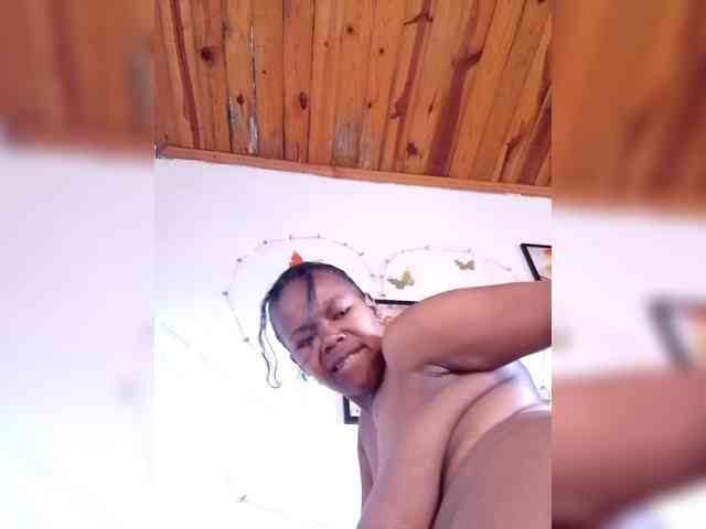 Modèle: Sayrahsexy