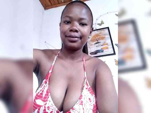 Modèle: Sayrahsexy