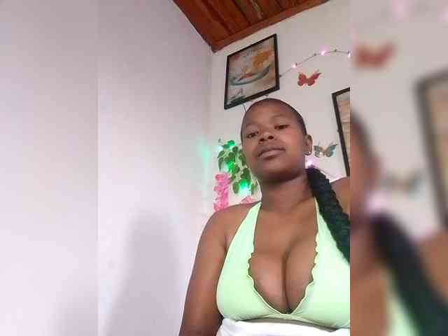 Sayrahsexy webcam