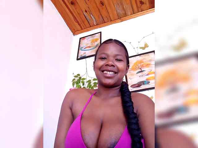 Modèle: Sayrahsexy