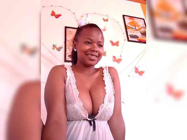 Sayrahsexy webcam